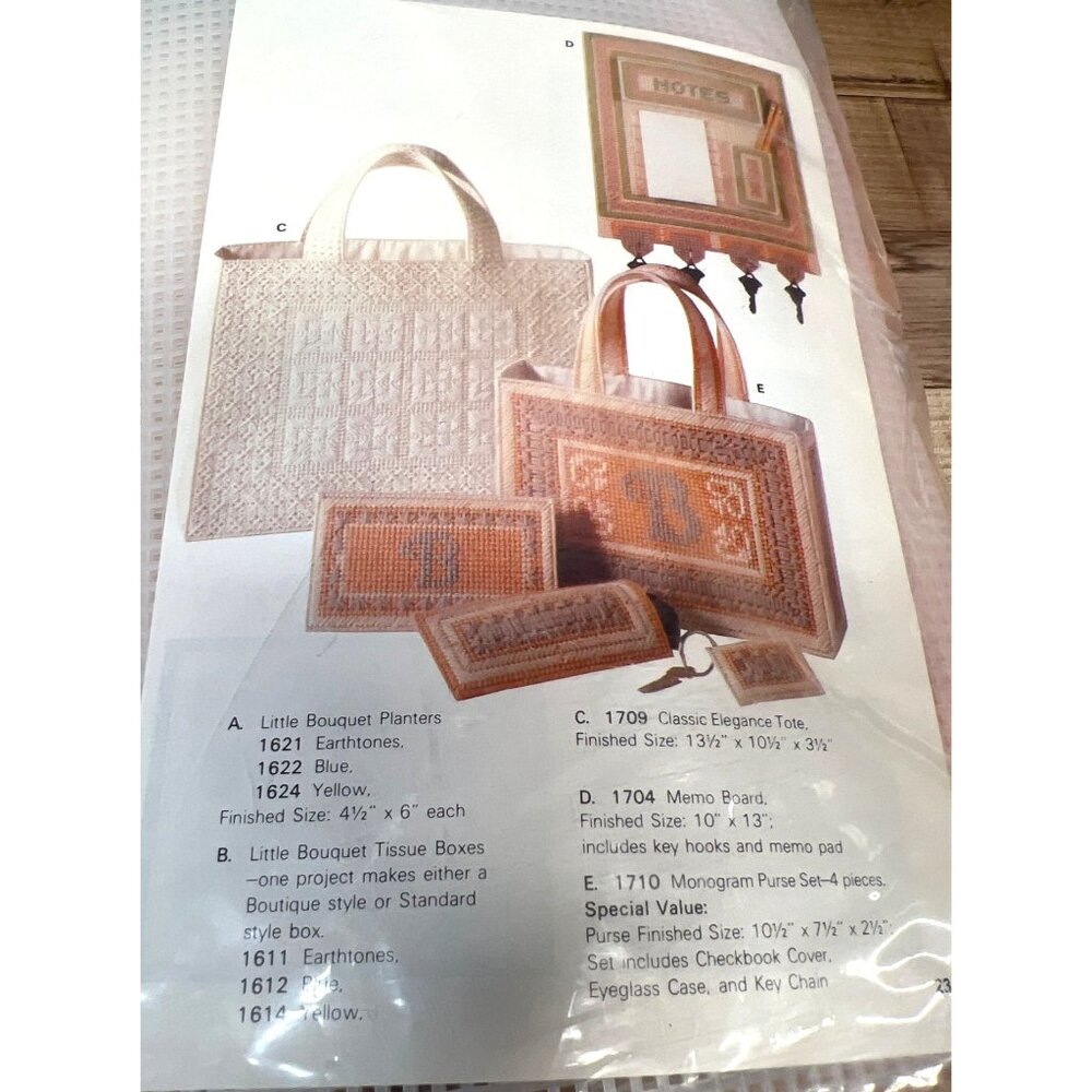 Artcraft Concepts Monogram Purse Set 4 Piece Plastic Canvas Kit Quickpoint